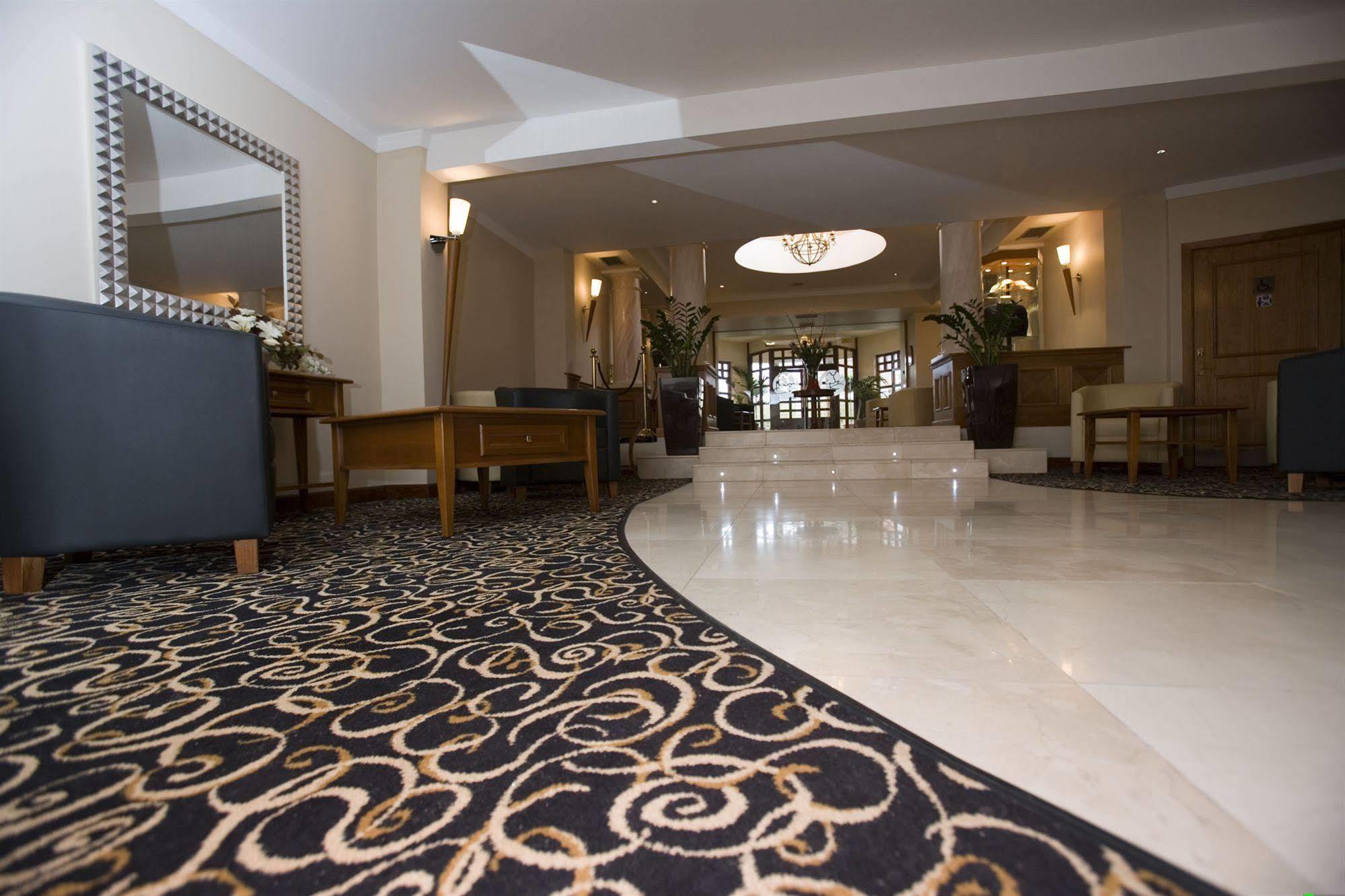 בלקווד Bryn Meadows Golf, Hotel & Spa מראה חיצוני תמונה