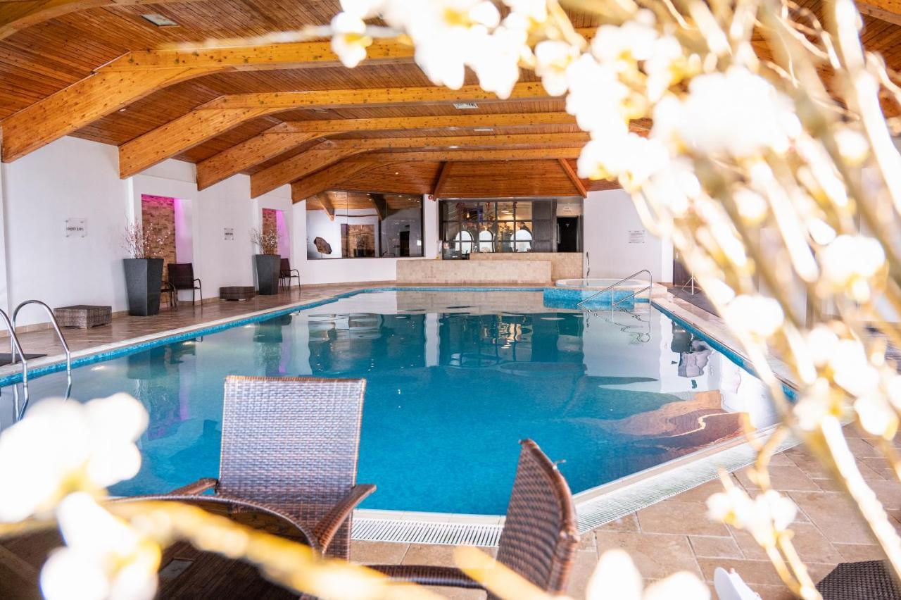 בלקווד Bryn Meadows Golf, Hotel & Spa מראה חיצוני תמונה